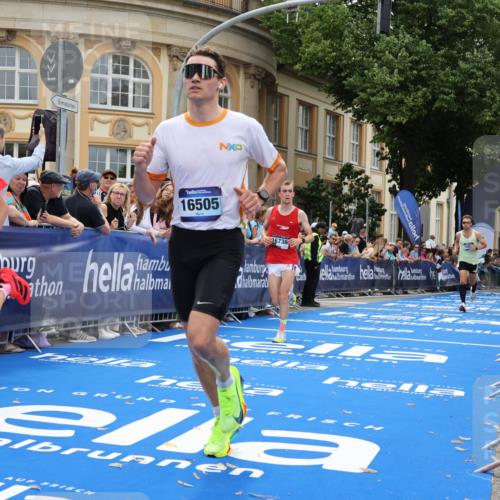 29.06.2025 - hella hamburg halbmarathon Strokosch-Dieckow http://msf.ph/oto/8228437 29.06.2025 10:32:08 Ziel 1686, 1894, 7272, 11150, 11370, 15826, 16505, 16736 meine-sportfotos.de