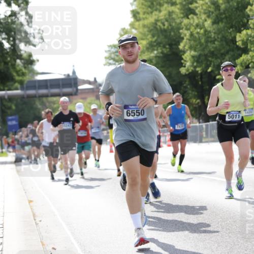 29.06.2025 - hella hamburg halbmarathon Jannik Wohlers http://msf.ph/oto/8228444 29.06.2025 09:51:59 Lombardsbrücke 1139, 1169, 1468, 1604, 1631, 3305, 3618, 3852, 4565, 4871, 4915, 5011, 6373, 6550, 6711, 7432, 8852, 9348, 9444, 9547, 10493, 10741, 11062, 11495, 11679, 11779, 12046, 12772, 13269, 13403, 13614, 13728, 14257, 14449, 14813, 15233, 15247, 15270, 15309, 15813, 16338, 16591, 16592, 17159, 17281, 17391, 17637, 17926, 18489, 18560, 18659, 18775, 18987 meine-sportfotos.de