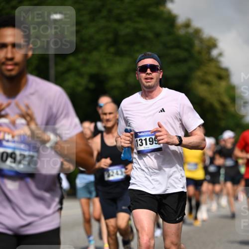 29.06.2025 - hella hamburg halbmarathon Dr. Thomas Lammeyer http://msf.ph/oto/8228445 29.06.2025 09:50:07 Kennedybrücke 1053, 1344, 1577, 1889, 2243, 4477, 4944, 5048, 5152, 5193, 5660, 7466, 7628, 8312, 8323, 10477, 10865, 10927, 11304 meine-sportfotos.de