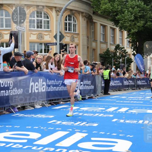 29.06.2025 - hella hamburg halbmarathon Strokosch-Dieckow http://msf.ph/oto/8228463 29.06.2025 10:32:09 Ziel 1686, 1894, 7272, 10876, 11150, 11370, 15826, 16505, 16736 meine-sportfotos.de