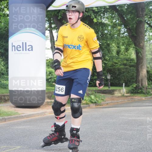 29.06.2025 - hella hamburg halbmarathon KatJ http://msf.ph/oto/8228475 29.06.2025 09:41:16 Zwischen KM18-KM19  meine-sportfotos.de