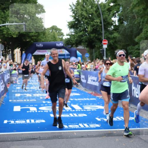 29.06.2025 - hella hamburg halbmarathon Zöllner http://msf.ph/oto/8228479 29.06.2025 10:53:20 Ziel 1683, 2074, 2354, 4065, 7312, 7383, 8273, 8361, 9142, 11844, 12490, 12875, 15179, 15681, 16929, 18901 meine-sportfotos.de