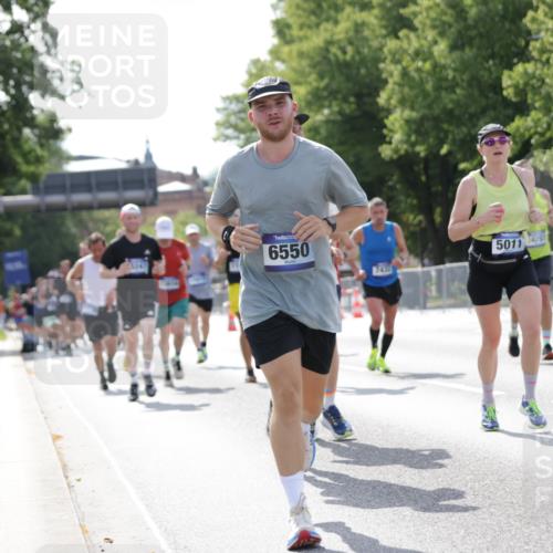 29.06.2025 - hella hamburg halbmarathon Jannik Wohlers http://msf.ph/oto/8228485 29.06.2025 09:51:59 Lombardsbrücke 1139, 1169, 1468, 1604, 1631, 3305, 3618, 3852, 4565, 4871, 4915, 5011, 6373, 6550, 6711, 7432, 8852, 9348, 9444, 9547, 10493, 10741, 11062, 11495, 11679, 11779, 12046, 12772, 13269, 13403, 13614, 13728, 14257, 14449, 14813, 15233, 15247, 15270, 15309, 15813, 16338, 16591, 16592, 17159, 17281, 17391, 17637, 17926, 18489, 18560, 18659, 18775, 18987 meine-sportfotos.de