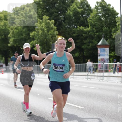 29.06.2025 - hella hamburg halbmarathon Jannik Wohlers http://msf.ph/oto/8228496 29.06.2025 10:27:52 Lombardsbrücke 3445, 5369, 5604, 7667, 8215, 8327, 9653, 9654, 13045, 13296, 13568, 14017, 14155, 15123, 18256, 18604 meine-sportfotos.de