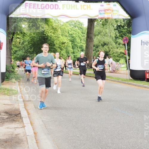 29.06.2025 - hella hamburg halbmarathon MichiJ http://msf.ph/oto/8228516 29.06.2025 10:49:22 Zwischen KM18-KM19 1147, 1377, 3625, 10128, 12978, 15516, 16424, 17096, 18355, 19240 meine-sportfotos.de