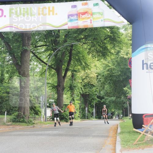 29.06.2025 - hella hamburg halbmarathon KatJ http://msf.ph/oto/8228567 29.06.2025 09:41:55 Zwischen KM18-KM19  meine-sportfotos.de