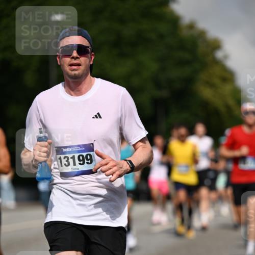29.06.2025 - hella hamburg halbmarathon Dr. Thomas Lammeyer http://msf.ph/oto/8228600 29.06.2025 09:50:08 Kennedybrücke 1053, 1344, 1577, 1889, 2243, 4477, 4944, 5048, 5152, 5193, 5660, 7466, 7628, 8312, 8323, 10477, 10865, 10927, 11304 meine-sportfotos.de