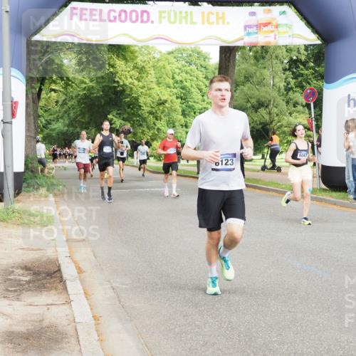 29.06.2025 - hella hamburg halbmarathon MichiJ http://msf.ph/oto/8228687 29.06.2025 10:26:09 Zwischen KM18-KM19 2404, 6047, 6123, 6529, 7310, 9914, 10451, 10680, 15261, 18216 meine-sportfotos.de