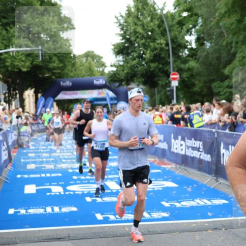 29.06.2025 - hella hamburg halbmarathon Zöllner http://msf.ph/oto/8228691 29.06.2025 10:53:22 Ziel 1683, 1727, 2074, 2354, 4065, 7312, 8361, 8651, 9142, 11844, 12490, 12875, 15179, 15681, 15838, 18134, 18901 meine-sportfotos.de