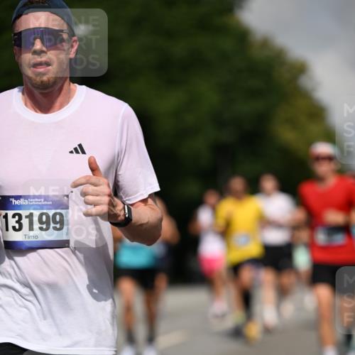 29.06.2025 - hella hamburg halbmarathon Dr. Thomas Lammeyer http://msf.ph/oto/8228714 29.06.2025 09:50:08 Kennedybrücke 1053, 1344, 1577, 1889, 2243, 4477, 4944, 5048, 5152, 5193, 5660, 7466, 7628, 8312, 8323, 10477, 10865, 10927, 11304 meine-sportfotos.de