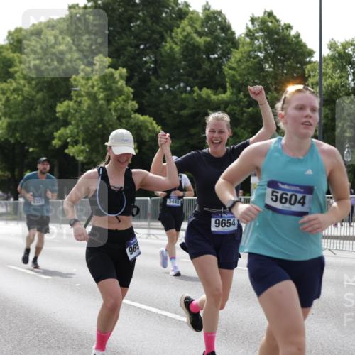 29.06.2025 - hella hamburg halbmarathon Jannik Wohlers http://msf.ph/oto/8228730 29.06.2025 10:27:52 Lombardsbrücke 3445, 5369, 5604, 7667, 8215, 8327, 9653, 9654, 13045, 13296, 13568, 14017, 14155, 15123, 18256, 18604 meine-sportfotos.de