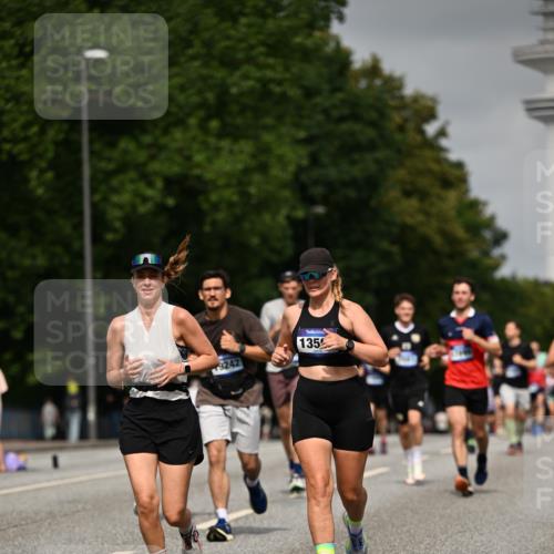 29.06.2025 - hella hamburg halbmarathon Dr. Thomas Lammeyer http://msf.ph/oto/8228807 29.06.2025 10:13:19 Kennedybrücke 1823, 3762, 4592, 7081, 9297, 9306, 10035, 10194, 10819, 11067 meine-sportfotos.de
