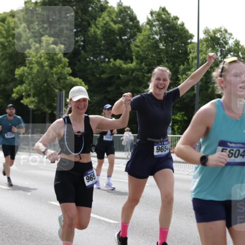 29.06.2025 - hella hamburg halbmarathon Jannik Wohlers http://msf.ph/oto/8228874 29.06.2025 10:27:53 Lombardsbrücke 3445, 5369, 5604, 7667, 8215, 8327, 9653, 9654, 13045, 13296, 13400, 13568, 14017, 14155, 15123, 18256, 18604, 19180 meine-sportfotos.de
