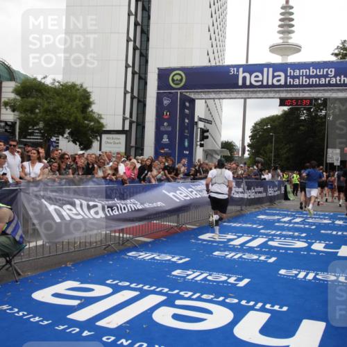 29.06.2025 - hella hamburg halbmarathon Michael Strokosch http://msf.ph/oto/8228932 29.06.2025 10:51:38 Ziel 1335, 5008, 7943, 10691, 13327, 13403, 19007 meine-sportfotos.de
