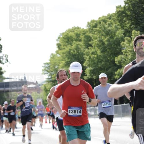 29.06.2025 - hella hamburg halbmarathon Jannik Wohlers http://msf.ph/oto/8229007 29.06.2025 09:52:03 Lombardsbrücke 1139, 1169, 1220, 1468, 1512, 3305, 3618, 3852, 4565, 4871, 4915, 5011, 6550, 7432, 7961, 8852, 9348, 9444, 10493, 10741, 10796, 11062, 11495, 11679, 11779, 12046, 12772, 13403, 13614, 13728, 14257, 14449, 14813, 15233, 15247, 15270, 15813, 16338, 16591, 16592, 17159, 17281, 17391, 17846, 17926, 18560, 18659, 18775, 18987 meine-sportfotos.de