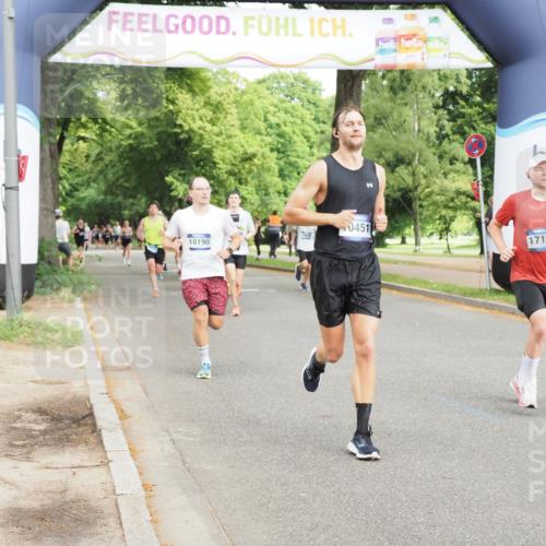 29.06.2025 - hella hamburg halbmarathon MichiJ http://msf.ph/oto/8229039 29.06.2025 10:26:12 Zwischen KM18-KM19 6047, 6123, 7310, 10451, 13148, 17125 meine-sportfotos.de