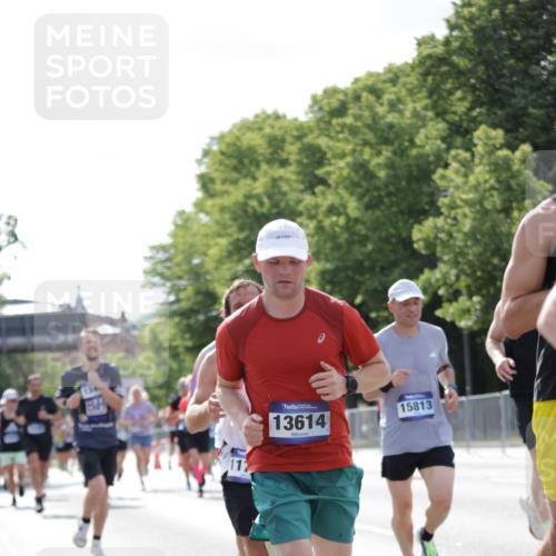 29.06.2025 - hella hamburg halbmarathon Jannik Wohlers http://msf.ph/oto/8229229 29.06.2025 09:52:04 Lombardsbrücke 1139, 1169, 1220, 1468, 1512, 3305, 3618, 3852, 4565, 4871, 4915, 5011, 6550, 7067, 7432, 7865, 7961, 8852, 9348, 9444, 10493, 10741, 10796, 11062, 11495, 11679, 11779, 12046, 12772, 13403, 13614, 13728, 14257, 14449, 14703, 14813, 15233, 15247, 15808, 15813, 16338, 16591, 16592, 17000, 17159, 17281, 17391, 17846, 17926, 18560, 18637, 18659, 18775, 18987 meine-sportfotos.de