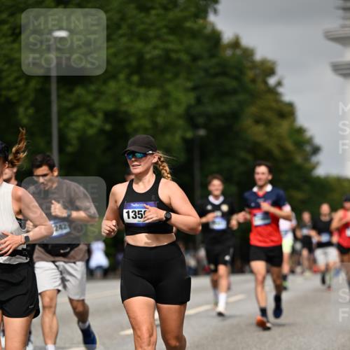 29.06.2025 - hella hamburg halbmarathon Dr. Thomas Lammeyer http://msf.ph/oto/8229249 29.06.2025 10:13:20 Kennedybrücke 1823, 3762, 4592, 7081, 9297, 9306, 10035, 10194, 10819, 11067 meine-sportfotos.de