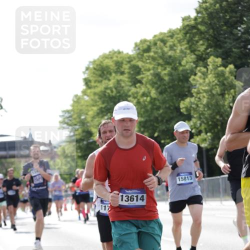 29.06.2025 - hella hamburg halbmarathon Jannik Wohlers http://msf.ph/oto/8229283 29.06.2025 09:52:04 Lombardsbrücke 1139, 1169, 1220, 1468, 1512, 3305, 3618, 3852, 4565, 4871, 4915, 5011, 6550, 7067, 7432, 7865, 7961, 8852, 9348, 9444, 10493, 10741, 10796, 11062, 11495, 11679, 11779, 12046, 12772, 13403, 13614, 13728, 14257, 14449, 14703, 14813, 15233, 15247, 15808, 15813, 16338, 16591, 16592, 17000, 17159, 17281, 17391, 17846, 17926, 18560, 18637, 18659, 18775, 18987 meine-sportfotos.de