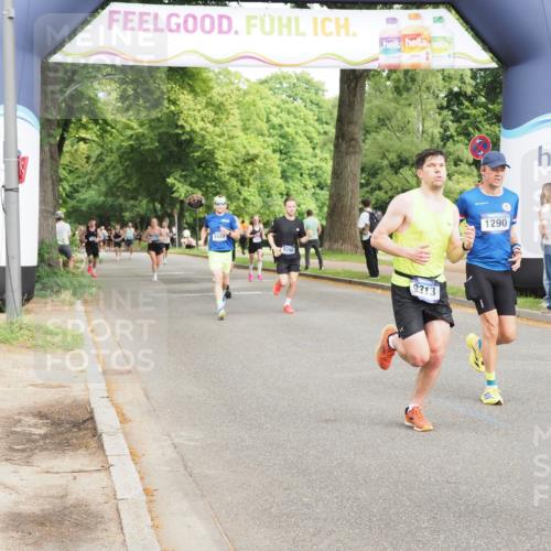 29.06.2025 - hella hamburg halbmarathon MichiJ http://msf.ph/oto/8229315 29.06.2025 10:26:15 Zwischen KM18-KM19 1290, 4865, 6047, 6123, 9313, 9944, 10190, 10451, 13148, 17125 meine-sportfotos.de