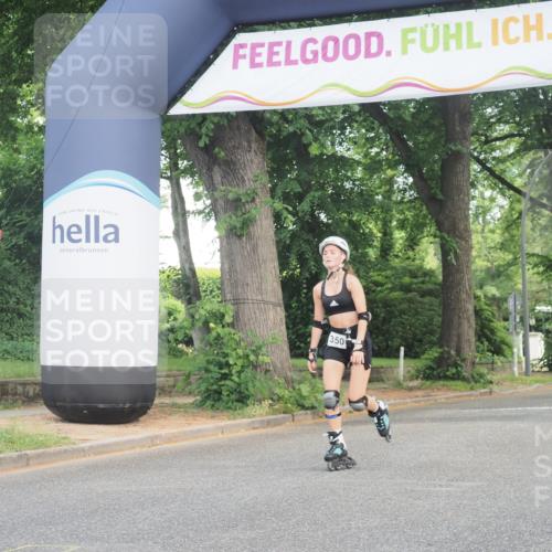 29.06.2025 - hella hamburg halbmarathon KatJ http://msf.ph/oto/8229366 29.06.2025 09:42:02 Zwischen KM18-KM19  meine-sportfotos.de