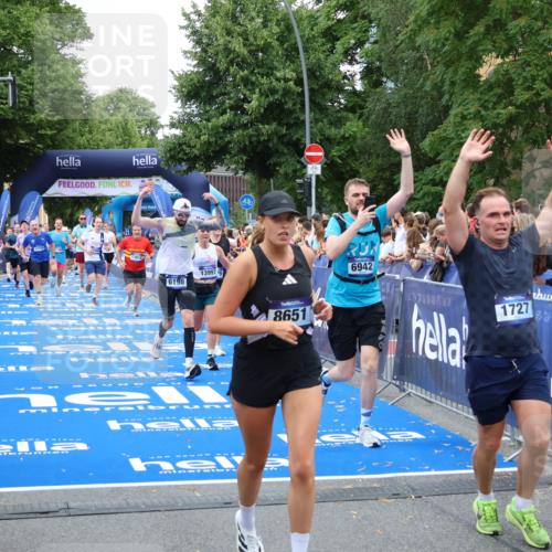29.06.2025 - hella hamburg halbmarathon Zöllner http://msf.ph/oto/8229457 29.06.2025 10:53:31 Ziel 1061, 1499, 1727, 2070, 5866, 6198, 6629, 6942, 8651, 11068, 12909, 13912, 13997, 15497, 17710, 18450 meine-sportfotos.de