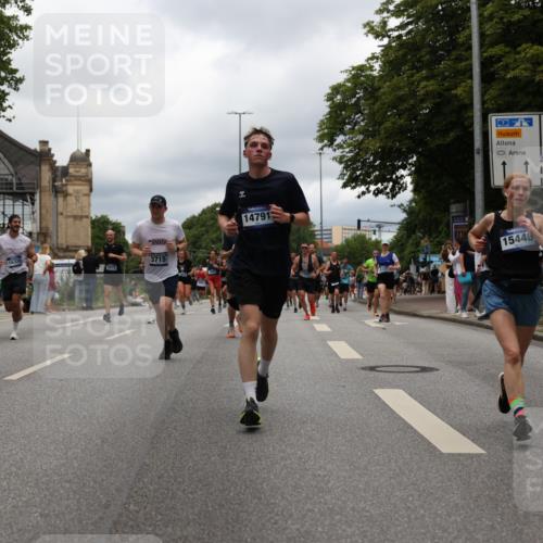 29.06.2025 - hella hamburg halbmarathon Yannick Fuchs http://msf.ph/oto/8229551 29.06.2025 10:46:41 20KM 1098, 1257, 1482, 1657, 2111, 2444, 2814, 3258, 3399, 3715, 3952, 4121, 4557, 4558, 4726, 5116, 5169, 5194, 5378, 6164, 6561, 6562, 6897, 7178, 7232, 7383, 7475, 7896, 8172, 8316, 8587, 8720, 8955, 10529, 10811, 11459, 12135, 12482, 12519, 13211, 13301, 14198, 14286, 14791, 14805, 15144, 15446, 15690, 16320, 16929, 17130, 17198, 17710, 17773, 18331 meine-sportfotos.de