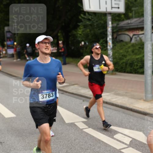 29.06.2025 - hella hamburg halbmarathon Yannick Fuchs http://msf.ph/oto/8229552 29.06.2025 10:33:49 20KM 1343, 1445, 1803, 2525, 2546, 3282, 3783, 4359, 4759, 6037, 6686, 6687, 8450, 8925, 8958, 9265, 11305, 11619, 12772, 13137, 13729, 14093, 14311, 14359, 15013, 15257, 15556, 15561, 15866, 15873, 15965, 16656, 16820, 17005, 17215, 17360, 18149, 18285, 18547, 18734 meine-sportfotos.de