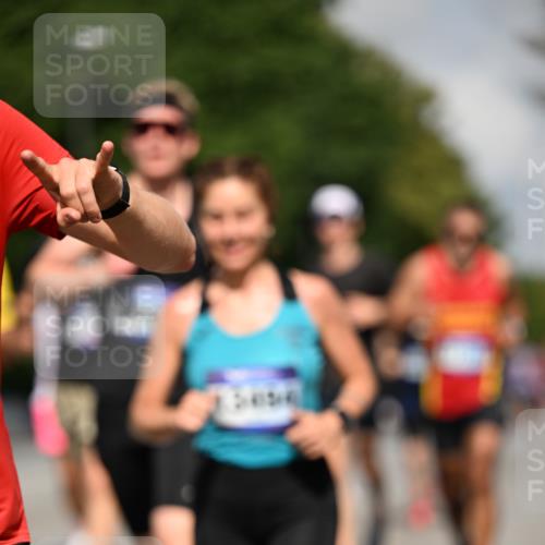 29.06.2025 - hella hamburg halbmarathon Dr. Thomas Lammeyer http://msf.ph/oto/8229642 29.06.2025 09:50:11 Kennedybrücke 1053, 1344, 1396, 1411, 1577, 1889, 2243, 4944, 5048, 5152, 5193, 5660, 7466, 7622, 7628, 8312, 8323, 10477, 10927, 11304, 11370 meine-sportfotos.de