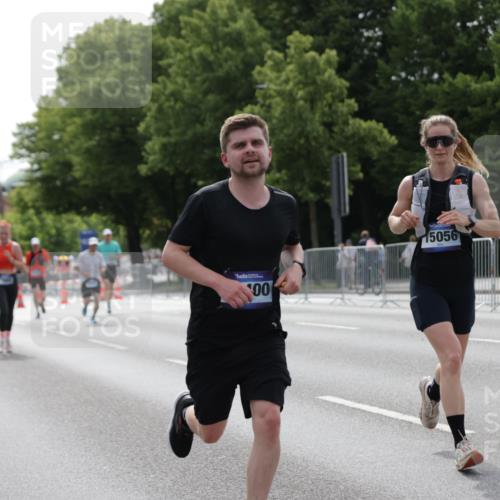 29.06.2025 - hella hamburg halbmarathon Jannik Wohlers http://msf.ph/oto/8229702 29.06.2025 10:28:00 Lombardsbrücke 3445, 5604, 5718, 5939, 6418, 7667, 7980, 8327, 9653, 9654, 9855, 10434, 13045, 13296, 13400, 14017, 18256, 18293, 18604, 19180 meine-sportfotos.de