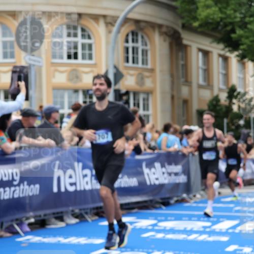 29.06.2025 - hella hamburg halbmarathon Strokosch-Dieckow http://msf.ph/oto/8229788 29.06.2025 10:32:36 Ziel 1707, 1990, 7965, 8062, 11877, 12987, 13199, 13961, 14293, 14908, 16619, 17117, 17151, 18135, 18562, 18563 meine-sportfotos.de