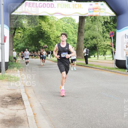 29.06.2025 - hella hamburg halbmarathon MichiJ http://msf.ph/oto/8229901 29.06.2025 10:26:22 Zwischen KM18-KM19 1290, 4865, 9296, 9313, 9944, 11106, 13141, 13372, 14691, 15410 meine-sportfotos.de