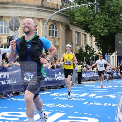 29.06.2025 - hella hamburg halbmarathon Strokosch-Dieckow http://msf.ph/oto/8229903 29.06.2025 10:32:41 Ziel 1990, 7965, 8062, 12987, 13686, 13961, 14028, 14293, 14908, 15054, 16619, 17117, 17151 meine-sportfotos.de