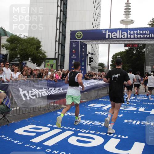 29.06.2025 - hella hamburg halbmarathon Michael Strokosch http://msf.ph/oto/8230066 29.06.2025 10:51:54 Ziel 2396, 2818, 2823, 2880, 4297, 7224, 8710, 8819, 8856, 9793, 9959, 12224, 13799, 15427, 15727, 16907, 17682, 17815, 17962, 19053, 19137 meine-sportfotos.de