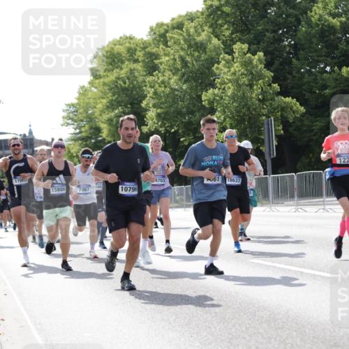 29.06.2025 - hella hamburg halbmarathon Jannik Wohlers http://msf.ph/oto/8230120 29.06.2025 09:52:09 Lombardsbrücke 1139, 1169, 1220, 1415, 1468, 1512, 3852, 4565, 4915, 5007, 5011, 6550, 7067, 7432, 7451, 7865, 7961, 8852, 10099, 10741, 10796, 11495, 11679, 11779, 12046, 12365, 12372, 12579, 12723, 12772, 13403, 13614, 13687, 14257, 14449, 14703, 14813, 15233, 15247, 15301, 15356, 15362, 15808, 15813, 15894, 16338, 16591, 17000, 17281, 17391, 17846, 17926, 18560, 18632, 18637, 18680, 18775, 18982 meine-sportfotos.de