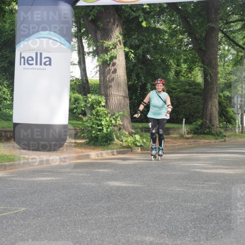 29.06.2025 - hella hamburg halbmarathon KatJ http://msf.ph/oto/8230136 29.06.2025 09:42:13 Zwischen KM18-KM19  meine-sportfotos.de