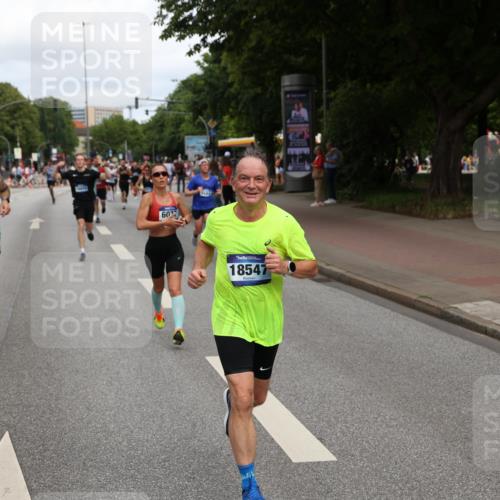 29.06.2025 - hella hamburg halbmarathon Yannick Fuchs http://msf.ph/oto/8230213 29.06.2025 10:33:53 20KM 1343, 1445, 1803, 2525, 2546, 2563, 3282, 3783, 4759, 6037, 6686, 6687, 7981, 8450, 8925, 9265, 11305, 11619, 12335, 12772, 13479, 13514, 13729, 14204, 14311, 14359, 15013, 15094, 15257, 15556, 15866, 15873, 15965, 16656, 16820, 17005, 17215, 17360, 18149, 18285, 18547, 18734 meine-sportfotos.de