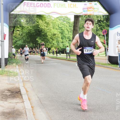 29.06.2025 - hella hamburg halbmarathon MichiJ http://msf.ph/oto/8230223 29.06.2025 10:26:23 Zwischen KM18-KM19 1290, 4865, 5923, 9296, 9313, 9944, 11106, 13141, 13372, 14691, 15410 meine-sportfotos.de