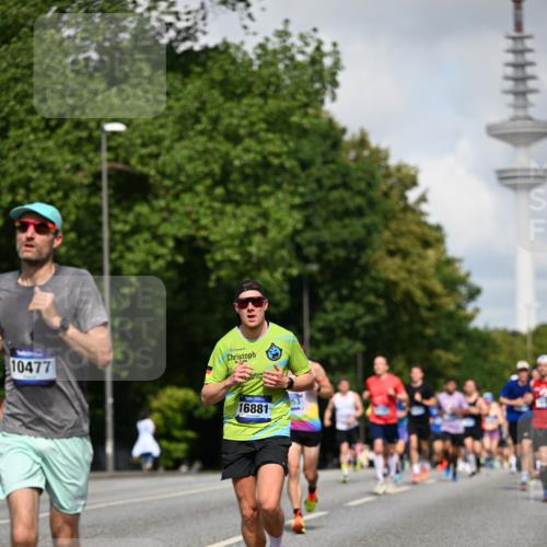 29.06.2025 - hella hamburg halbmarathon Dr. Thomas Lammeyer http://msf.ph/oto/8230303 29.06.2025 09:50:16 Kennedybrücke 1053, 1396, 1407, 1411, 1577, 1889, 1959, 2243, 2836, 3935, 5048, 5152, 5193, 5660, 7080, 7466, 7622, 7867, 8312, 8323, 10477, 10927, 11304, 11370 meine-sportfotos.de