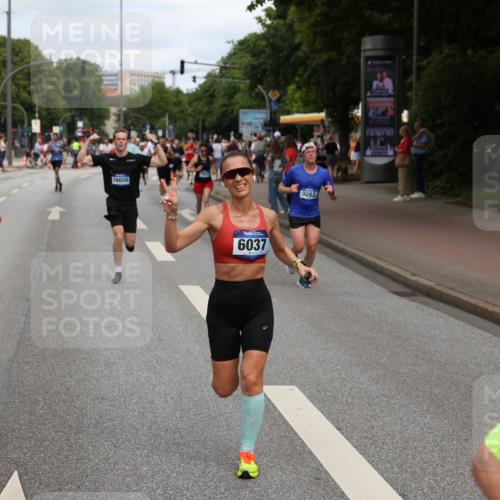 29.06.2025 - hella hamburg halbmarathon Yannick Fuchs http://msf.ph/oto/8230334 29.06.2025 10:33:54 20KM 1343, 1445, 1803, 2525, 2546, 2563, 3282, 3783, 4759, 6037, 6686, 6687, 7981, 8925, 9265, 11305, 11619, 12335, 12772, 13479, 13514, 13729, 14204, 14311, 14359, 15013, 15094, 15336, 15556, 15744, 15866, 15873, 16656, 16820, 17005, 17215, 17360, 18149, 18285, 18547, 18734 meine-sportfotos.de