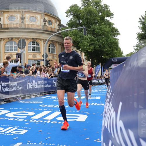 29.06.2025 - hella hamburg halbmarathon Strokosch-Dieckow http://msf.ph/oto/8230349 29.06.2025 10:32:55 Ziel 4463, 4749, 6358, 10453, 11169, 12290, 13686, 16425, 18679, 18687, 19059 meine-sportfotos.de