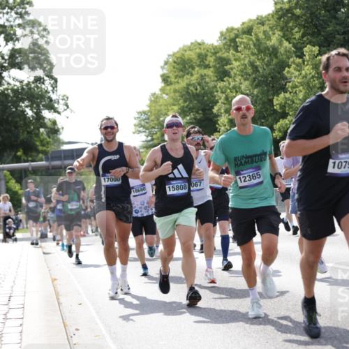 29.06.2025 - hella hamburg halbmarathon Jannik Wohlers http://msf.ph/oto/8230353 29.06.2025 09:52:10 Lombardsbrücke 1139, 1169, 1220, 1415, 1512, 2189, 3852, 4565, 4915, 5007, 5011, 5477, 6550, 7067, 7432, 7451, 7865, 7961, 8852, 10099, 10741, 10796, 11495, 11679, 11779, 12046, 12365, 12372, 12579, 12723, 12772, 13403, 13614, 13687, 13714, 14257, 14449, 14703, 14813, 15233, 15247, 15301, 15356, 15362, 15808, 15813, 15894, 16338, 16591, 17000, 17281, 17391, 17846, 17926, 18560, 18632, 18637, 18680, 18775, 18982 meine-sportfotos.de