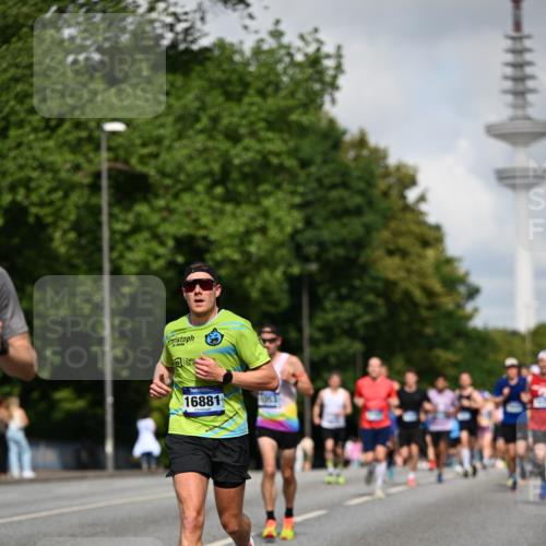 29.06.2025 - hella hamburg halbmarathon Dr. Thomas Lammeyer http://msf.ph/oto/8230374 29.06.2025 09:50:16 Kennedybrücke 1053, 1396, 1407, 1411, 1577, 1889, 1959, 2243, 2836, 3935, 5048, 5152, 5193, 5660, 7080, 7466, 7622, 7867, 8312, 8323, 10477, 10927, 11304, 11370 meine-sportfotos.de