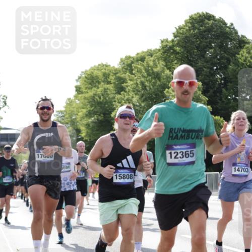 29.06.2025 - hella hamburg halbmarathon Jannik Wohlers http://msf.ph/oto/8230382 29.06.2025 09:52:11 Lombardsbrücke 1139, 1169, 1220, 1415, 1512, 2189, 4497, 4565, 5007, 5011, 5477, 6550, 7067, 7191, 7432, 7451, 7865, 7961, 8852, 10099, 10741, 10796, 11495, 11779, 12046, 12365, 12372, 12579, 12723, 13403, 13614, 13687, 13714, 14257, 14449, 14703, 14813, 15233, 15247, 15301, 15356, 15362, 15808, 15813, 15894, 16338, 17000, 17281, 17391, 17846, 17926, 18632, 18637, 18680, 18775, 18982 meine-sportfotos.de