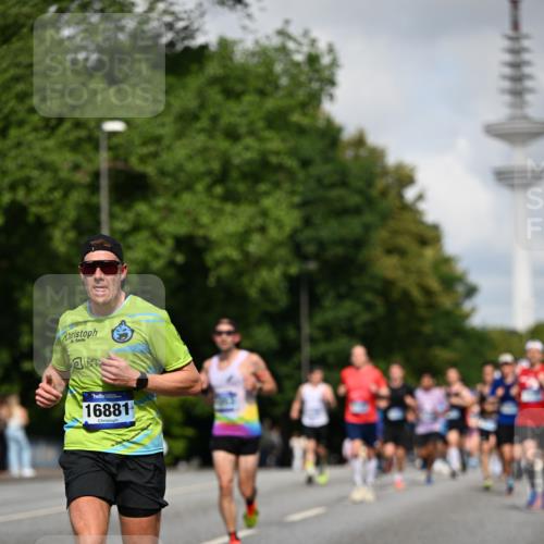29.06.2025 - hella hamburg halbmarathon Dr. Thomas Lammeyer http://msf.ph/oto/8230408 29.06.2025 09:50:17 Kennedybrücke 1053, 1396, 1407, 1411, 1577, 1959, 2243, 2836, 3935, 5048, 5152, 5193, 5660, 6305, 7080, 7466, 7622, 7867, 8312, 8323, 9508, 10477, 10927, 11304, 11370 meine-sportfotos.de