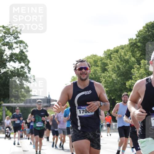 29.06.2025 - hella hamburg halbmarathon Jannik Wohlers http://msf.ph/oto/8230423 29.06.2025 09:52:12 Lombardsbrücke 1169, 1220, 1415, 1512, 1613, 2189, 3109, 3124, 4497, 4565, 5007, 5011, 5477, 6550, 7067, 7191, 7432, 7451, 7865, 7961, 8852, 10099, 10741, 10796, 11779, 12046, 12365, 12372, 12579, 12588, 12723, 13403, 13614, 13687, 13714, 14257, 14449, 14703, 14813, 15247, 15301, 15356, 15362, 15808, 15813, 15894, 16338, 17000, 17281, 17391, 17846, 17926, 18632, 18637, 18680, 18775, 18982 meine-sportfotos.de