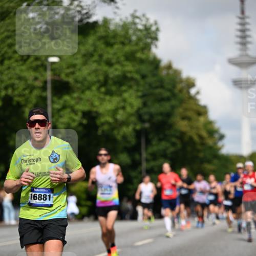 29.06.2025 - hella hamburg halbmarathon Dr. Thomas Lammeyer http://msf.ph/oto/8230424 29.06.2025 09:50:17 Kennedybrücke 1053, 1396, 1407, 1411, 1577, 1959, 2243, 2836, 3935, 5048, 5152, 5193, 5660, 6305, 7080, 7466, 7622, 7867, 8312, 8323, 9508, 10477, 10927, 11304, 11370 meine-sportfotos.de