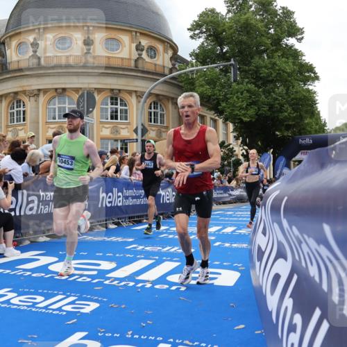 29.06.2025 - hella hamburg halbmarathon Strokosch-Dieckow http://msf.ph/oto/8230469 29.06.2025 10:32:56 Ziel 4463, 4749, 6358, 10453, 11169, 12290, 16425, 18679, 18687, 19059 meine-sportfotos.de