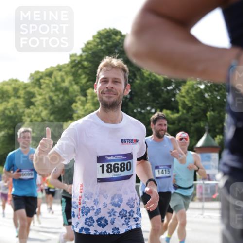 29.06.2025 - hella hamburg halbmarathon Jannik Wohlers http://msf.ph/oto/8230470 29.06.2025 09:52:13 Lombardsbrücke 1169, 1220, 1415, 1512, 1613, 2189, 3109, 3124, 4497, 5007, 5011, 5477, 6550, 7067, 7191, 7432, 7451, 7843, 7865, 7961, 8852, 10099, 10796, 10969, 11779, 12046, 12365, 12372, 12579, 12588, 12723, 13403, 13614, 13687, 13714, 14257, 14703, 14813, 15247, 15280, 15301, 15356, 15362, 15808, 15813, 15894, 16338, 17000, 17281, 17391, 17846, 18632, 18637, 18680, 18775, 18982 meine-sportfotos.de