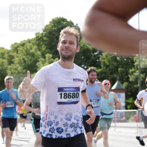 29.06.2025 - hella hamburg halbmarathon Jannik Wohlers http://msf.ph/oto/8230484 29.06.2025 09:52:13 Lombardsbrücke 1169, 1220, 1415, 1512, 1613, 2189, 3109, 3124, 4497, 5007, 5011, 5477, 6550, 7067, 7191, 7432, 7451, 7843, 7865, 7961, 8852, 10099, 10796, 10969, 11779, 12046, 12365, 12372, 12579, 12588, 12723, 13403, 13614, 13687, 13714, 14257, 14703, 14813, 15247, 15280, 15301, 15356, 15362, 15808, 15813, 15894, 16338, 17000, 17281, 17391, 17846, 18632, 18637, 18680, 18775, 18982 meine-sportfotos.de